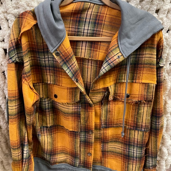 Frayed Flannel Medium Jacket - Picture 2 of 5